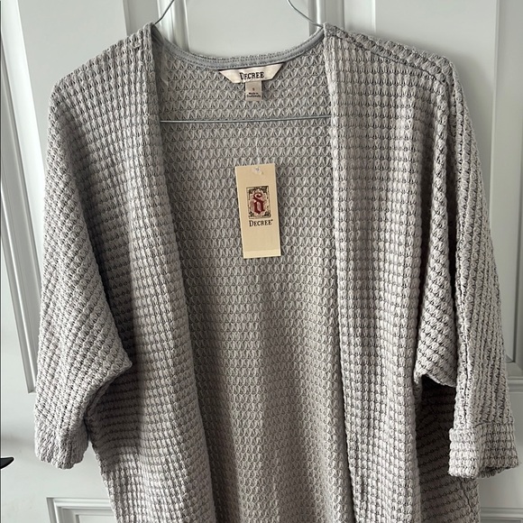 Gray Oversized Cardigan with Waffle Knit Texture - Picture 2 of 5